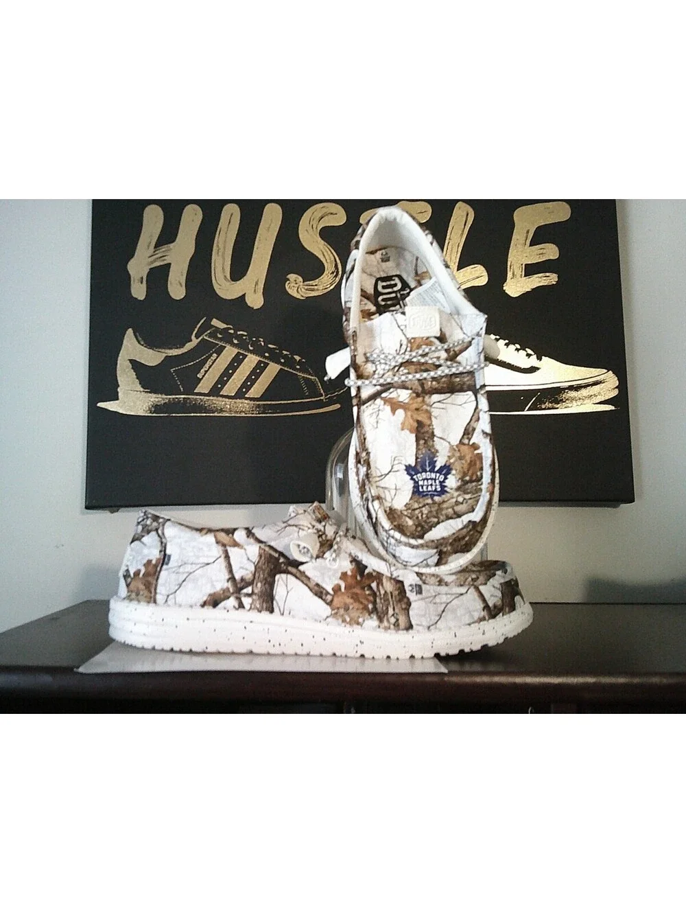 Hey Dudes Shoes Mens Size  11 Realtree Toronto Maple Leafs